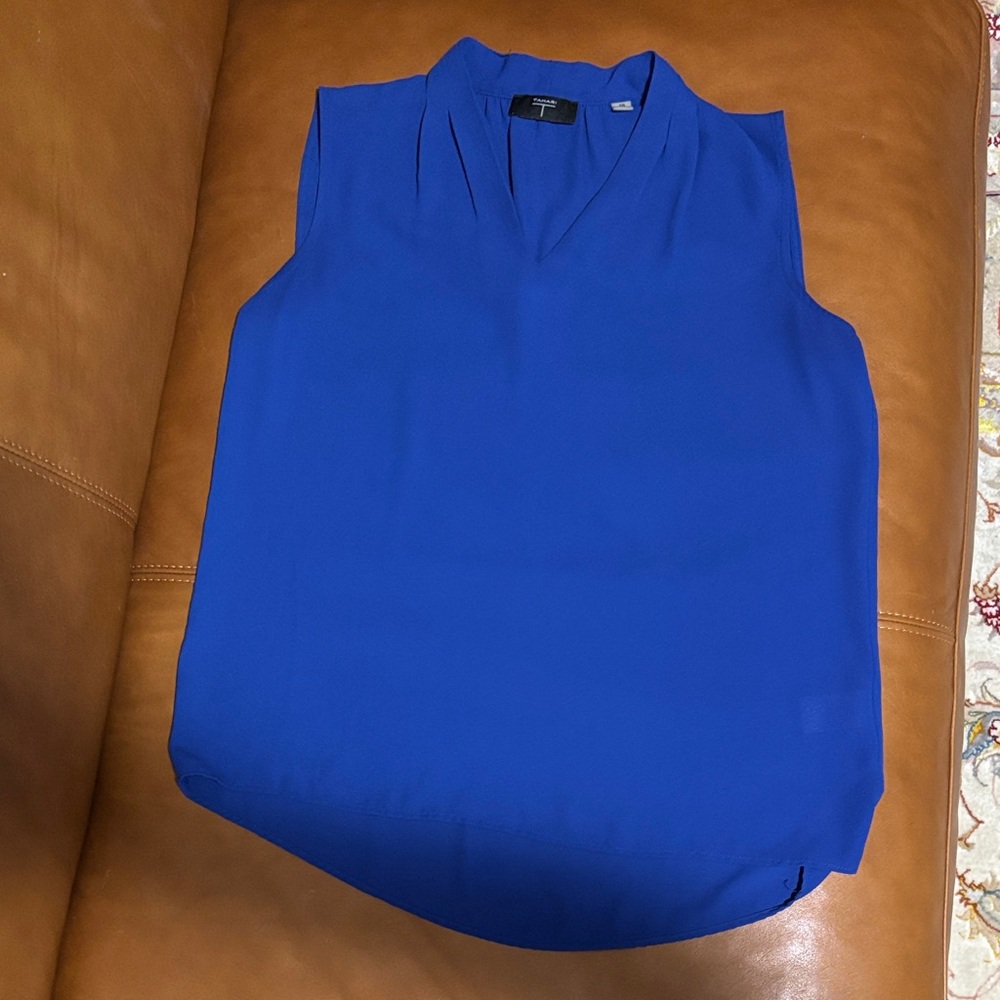 TAHARI Blue Sleeveless Blouse